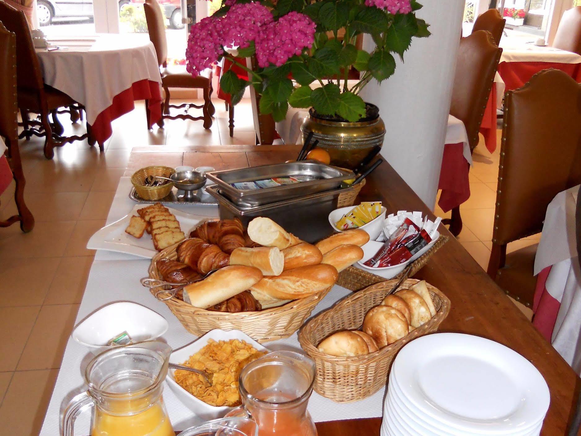 Hotel De Bretagne Dol Centre Ville - Hotel Et Restaurant 多尔德布列塔尼 外观 照片