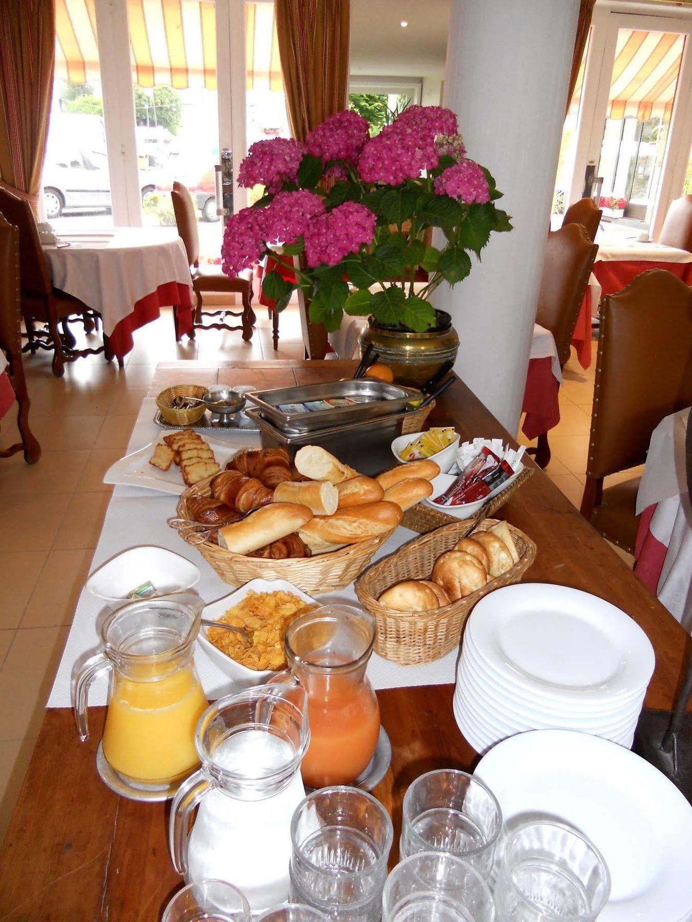 Hotel De Bretagne Dol Centre Ville - Hotel Et Restaurant 多尔德布列塔尼 外观 照片